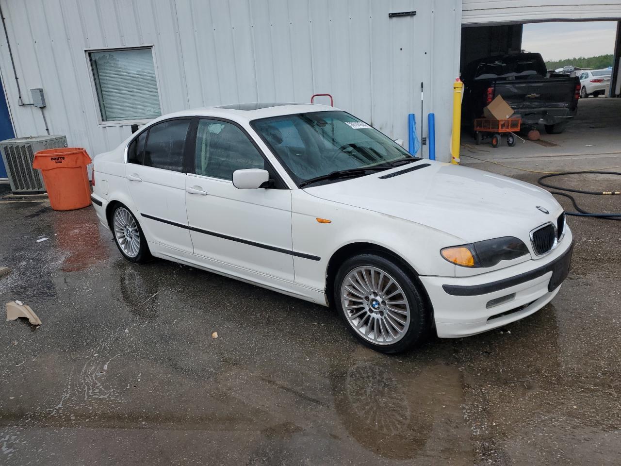 WBAAV53401FJ72834 2001 BMW 330 I