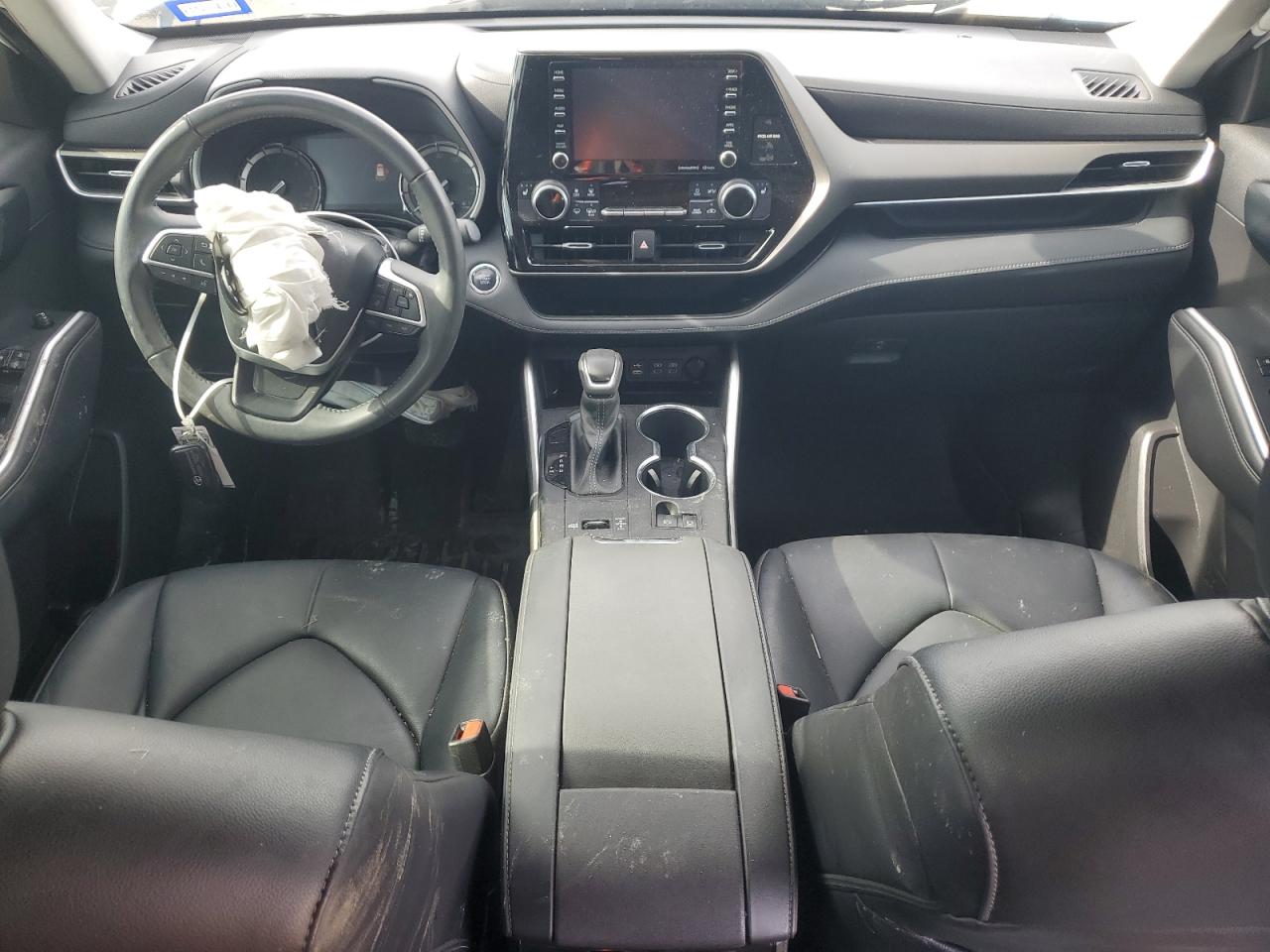 5TDGZRAH5NS550781 2022 Toyota Highlander Xle