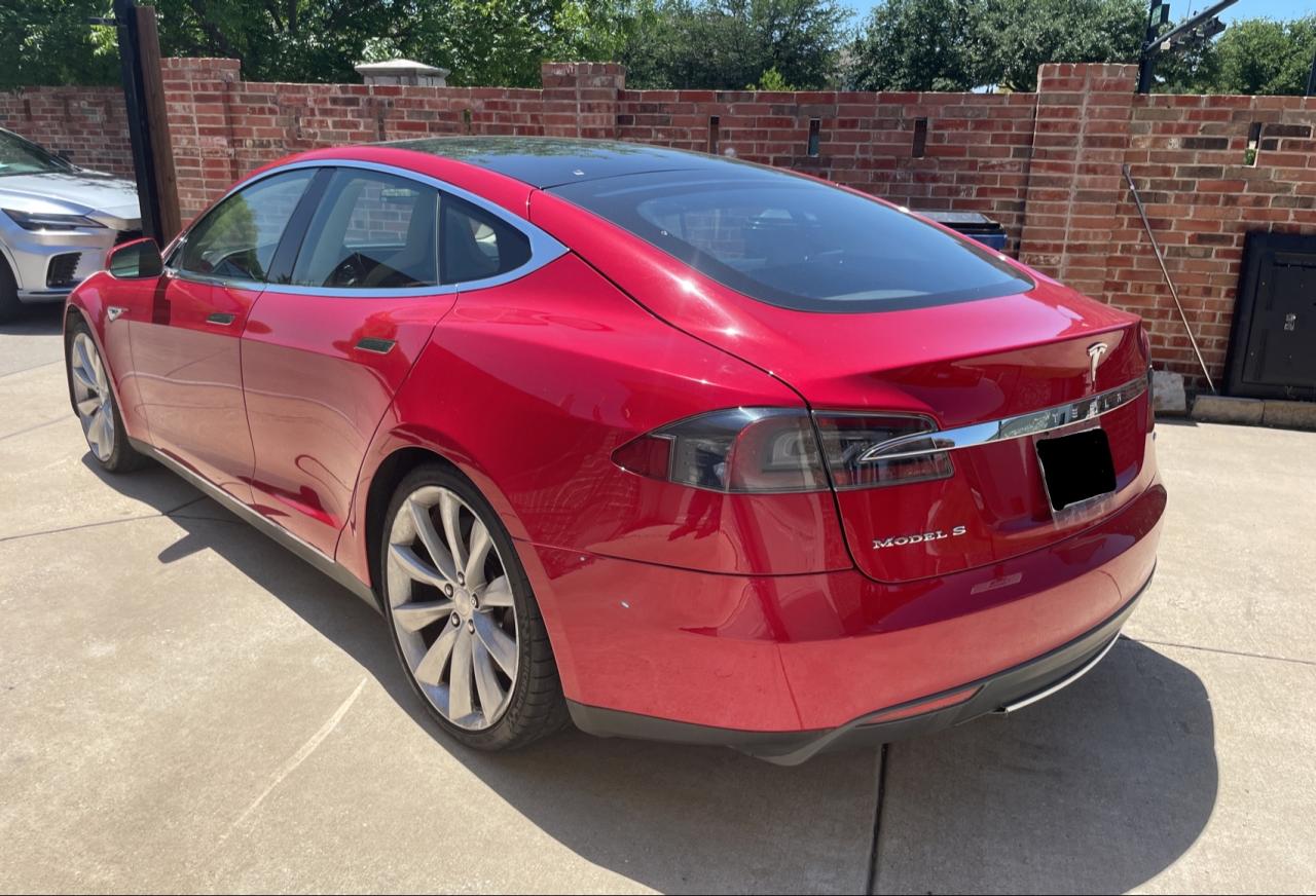 2013 Tesla Model S vin: 5YJSA1AG9DFP08925