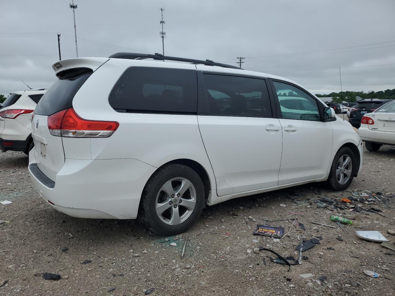 5TDKK3DC9BS051666 2011 Toyota Sienna Le