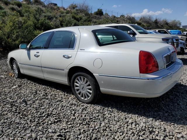 2005 Lincoln Town Car Signature VIN: 1LNHM81W25Y634889 Lot: 55392374