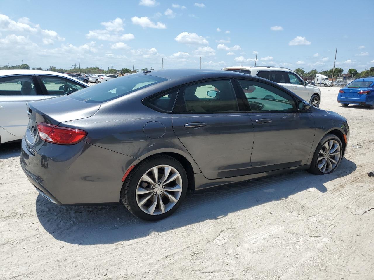 2015 Chrysler 200 S vin: 1C3CCCBG0FN629726