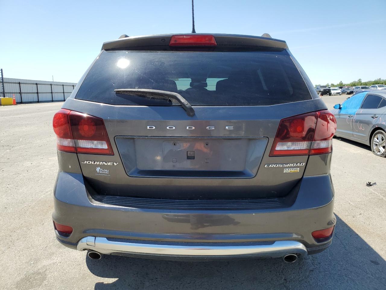 3C4PDCGG5JT335590 2018 Dodge Journey Crossroad