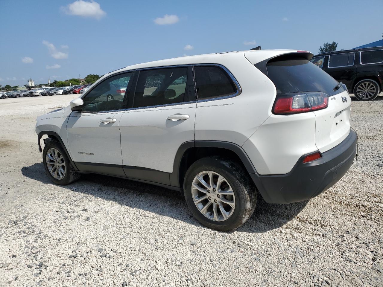 2019 Jeep Cherokee Latitude vin: 1C4PJLCB4KD366551