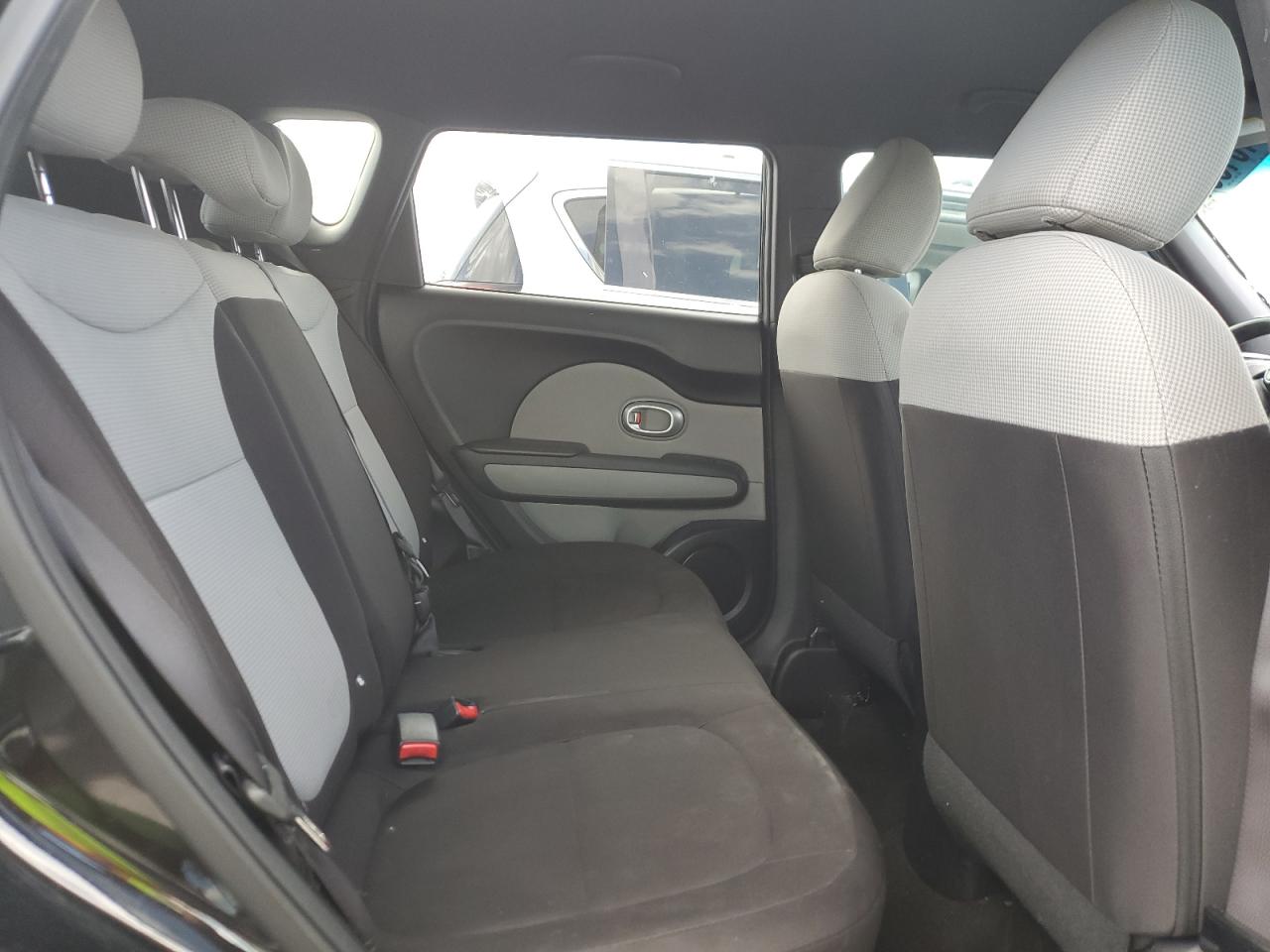 KNDJN2A29G7292735 2016 Kia Soul