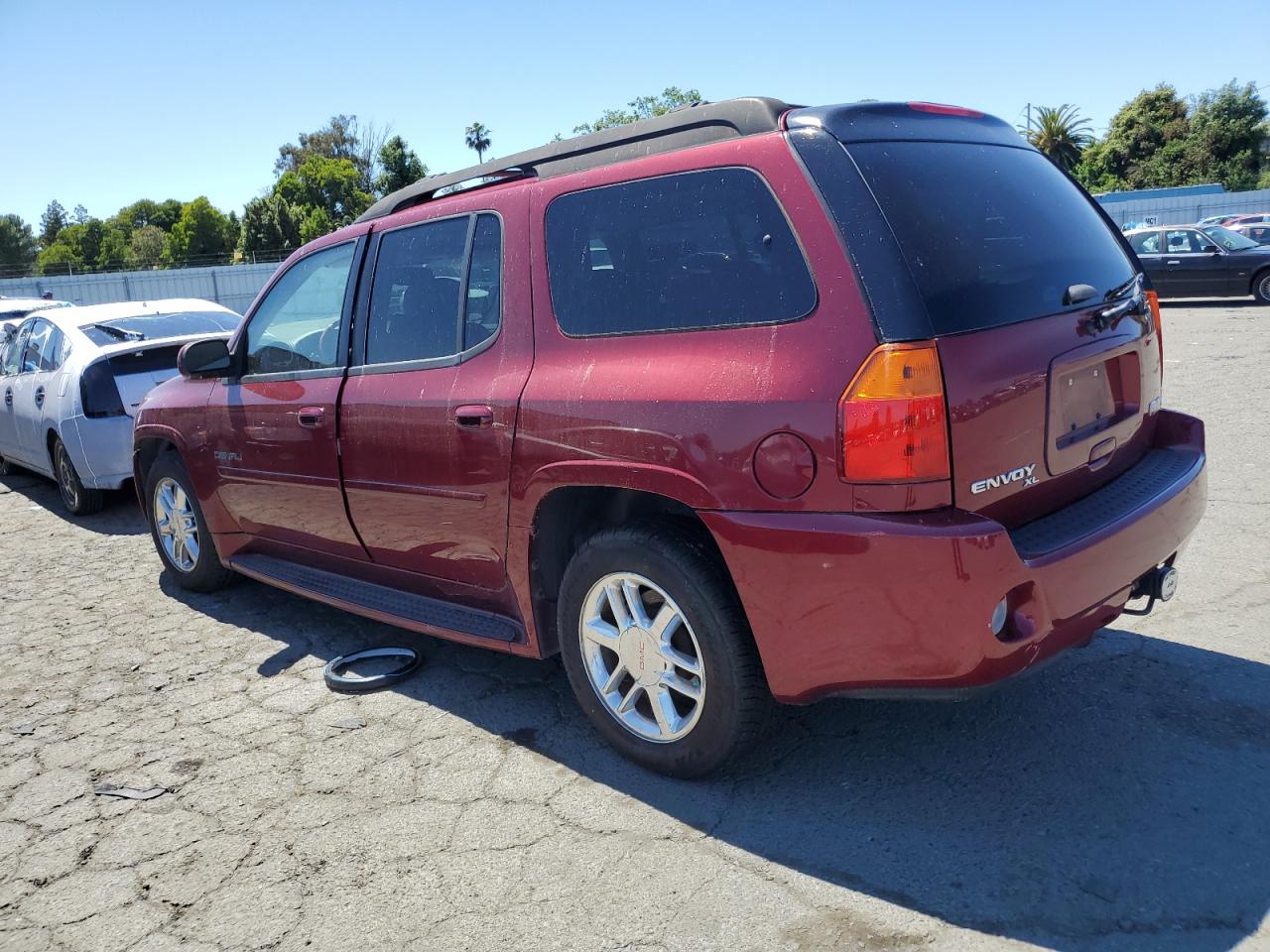 1GKES66M566153707 2006 GMC Envoy Denali Xl