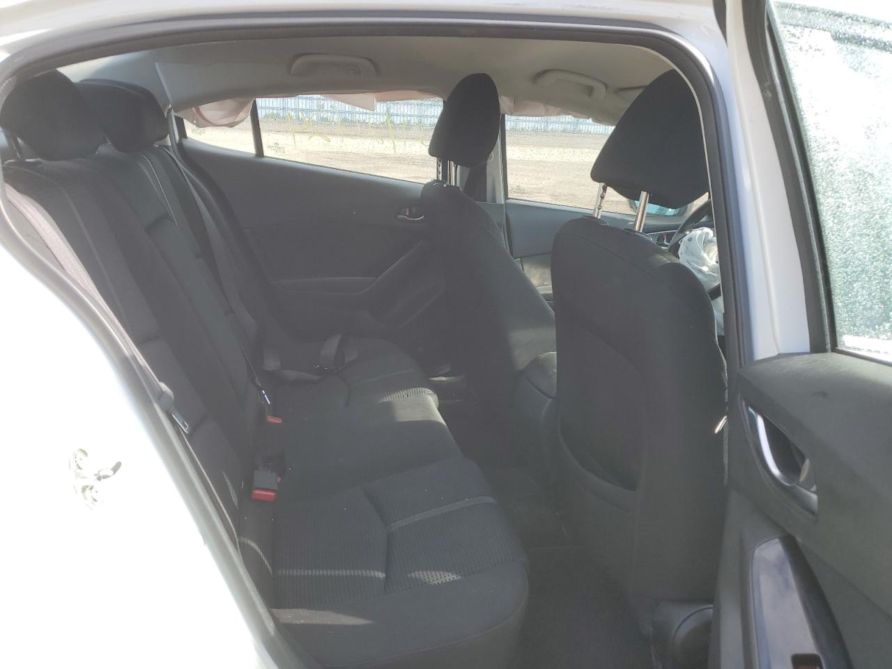 JM1BN1V70J1187175 2018 Mazda 3 Touring