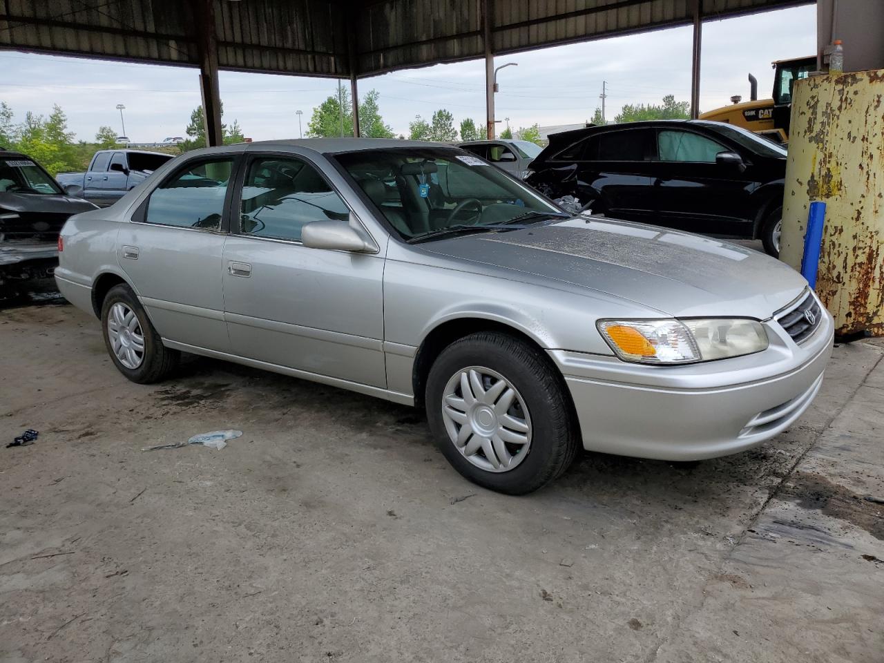 4T1BF22K5YU112052 2000 Toyota Camry Le