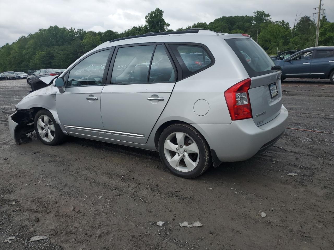 KNAFG526X77042159 2007 Kia Rondo Lx