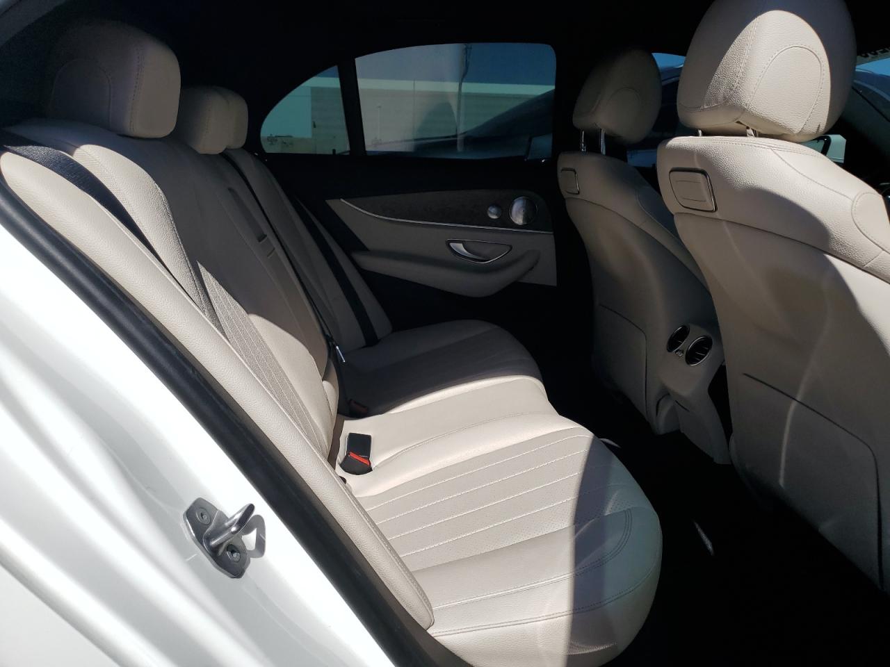 WDDZF4JB2JA378626 2018 Mercedes-Benz E 300