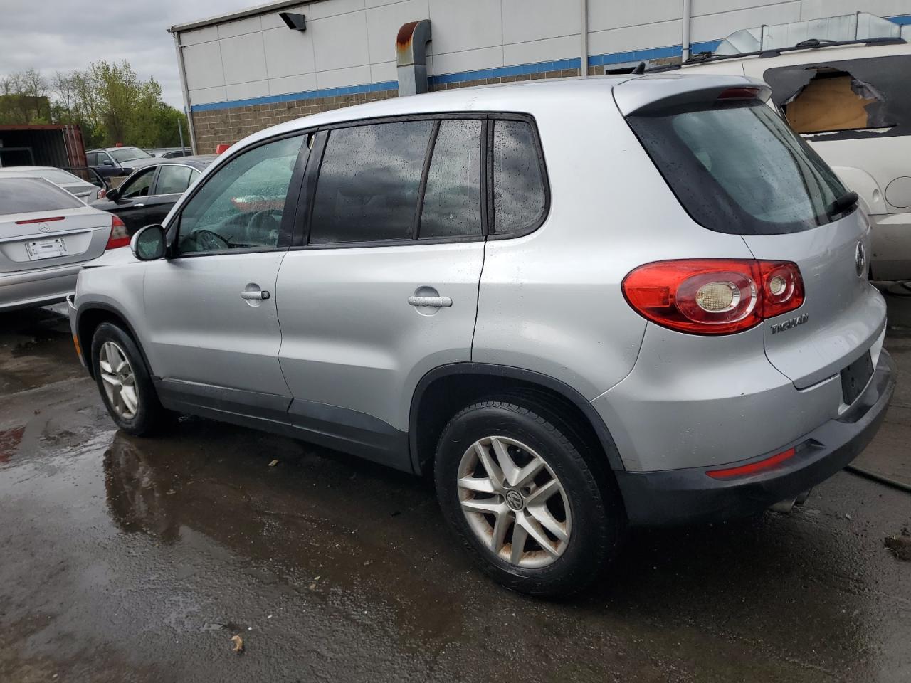 WVGBV7AX6BW550636 2011 Volkswagen Tiguan S