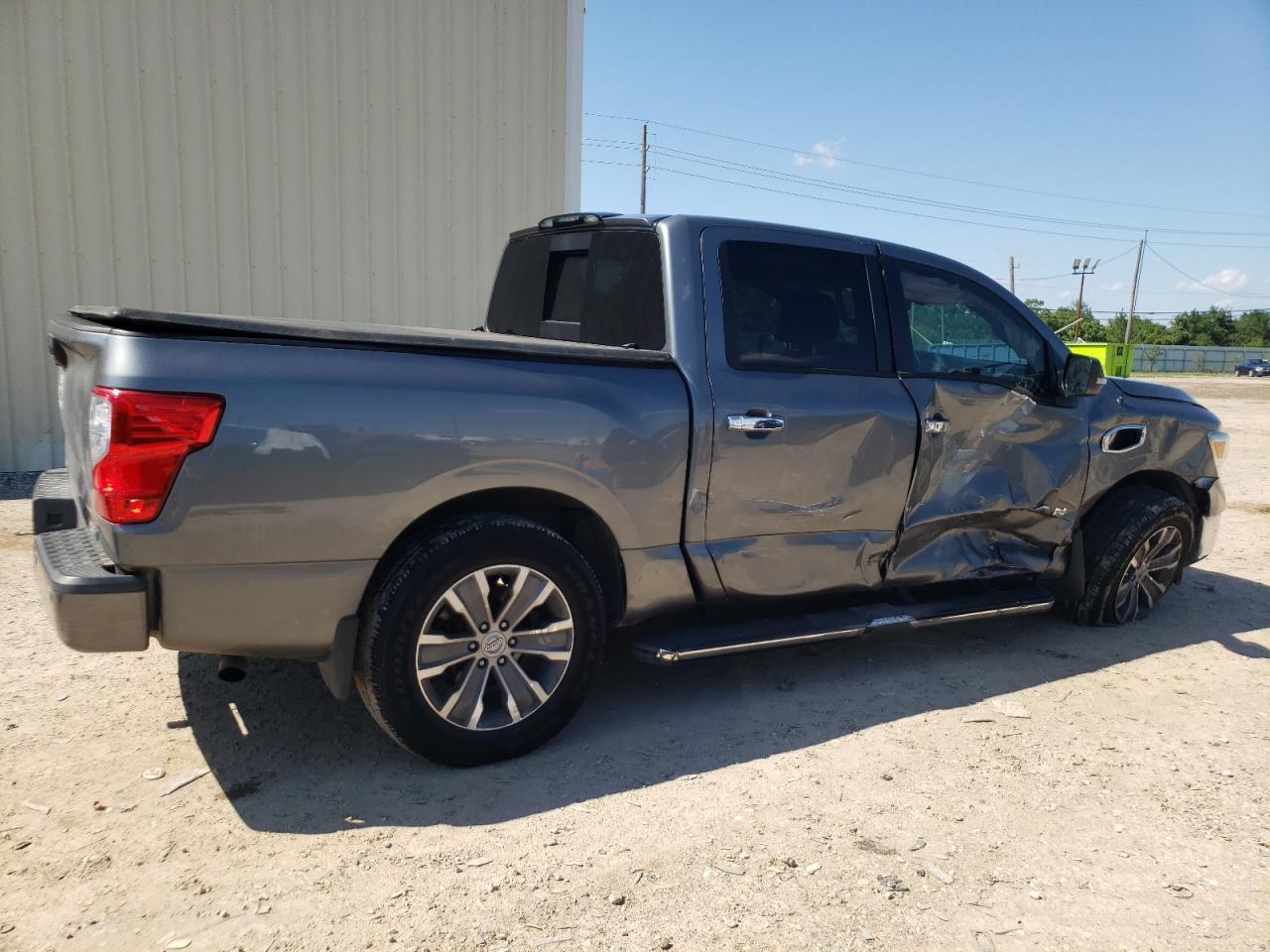 1N6AA1E6XHN560222 2017 Nissan Titan Sv