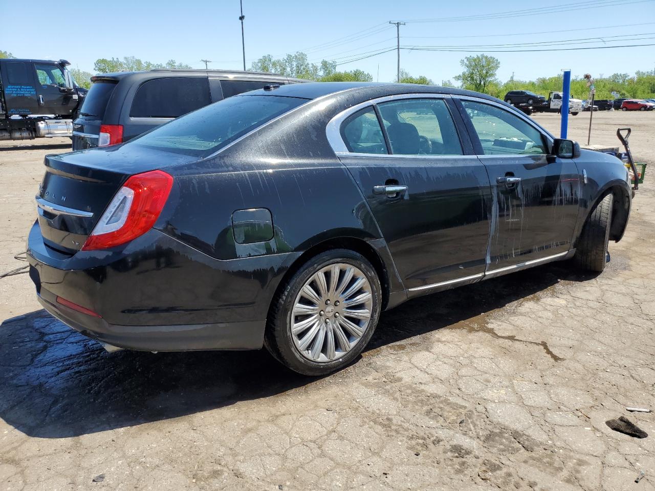 Lot #2979361710 2015 LINCOLN MKS