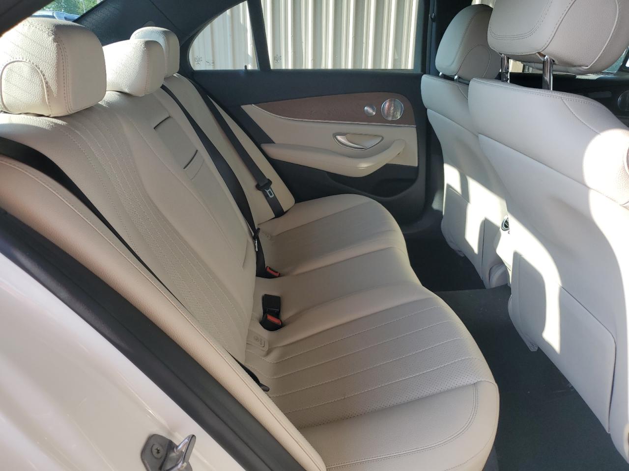 WDDZF4KB4HA028861 2017 Mercedes-Benz E 300 4Matic