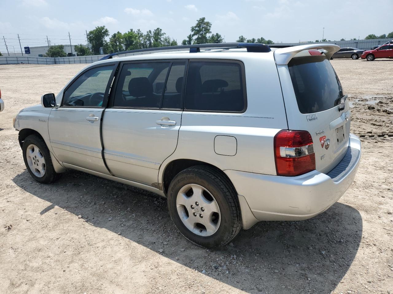 JTEDP21A140028956 2004 Toyota Highlander Base