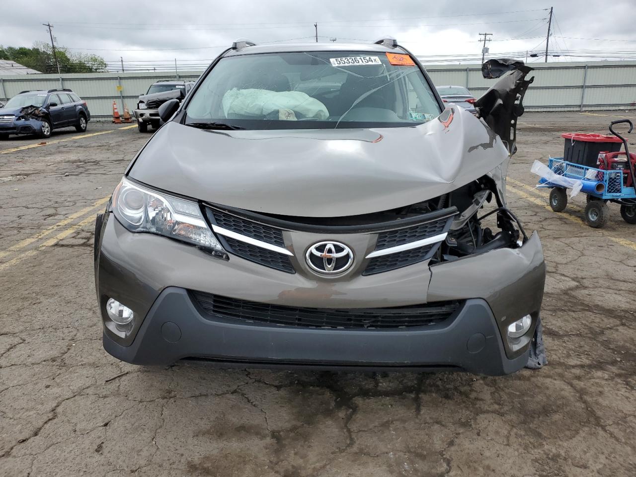 2T3BFREV0FW258703 2015 Toyota Rav4 Le