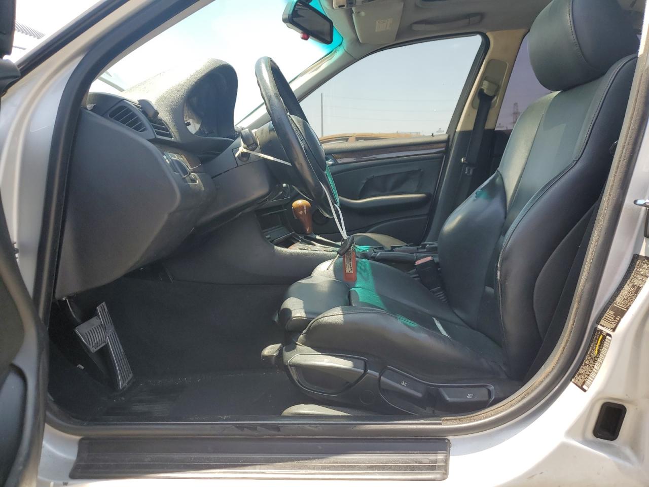 WBAAV334X1FU89010 2001 BMW 325 I