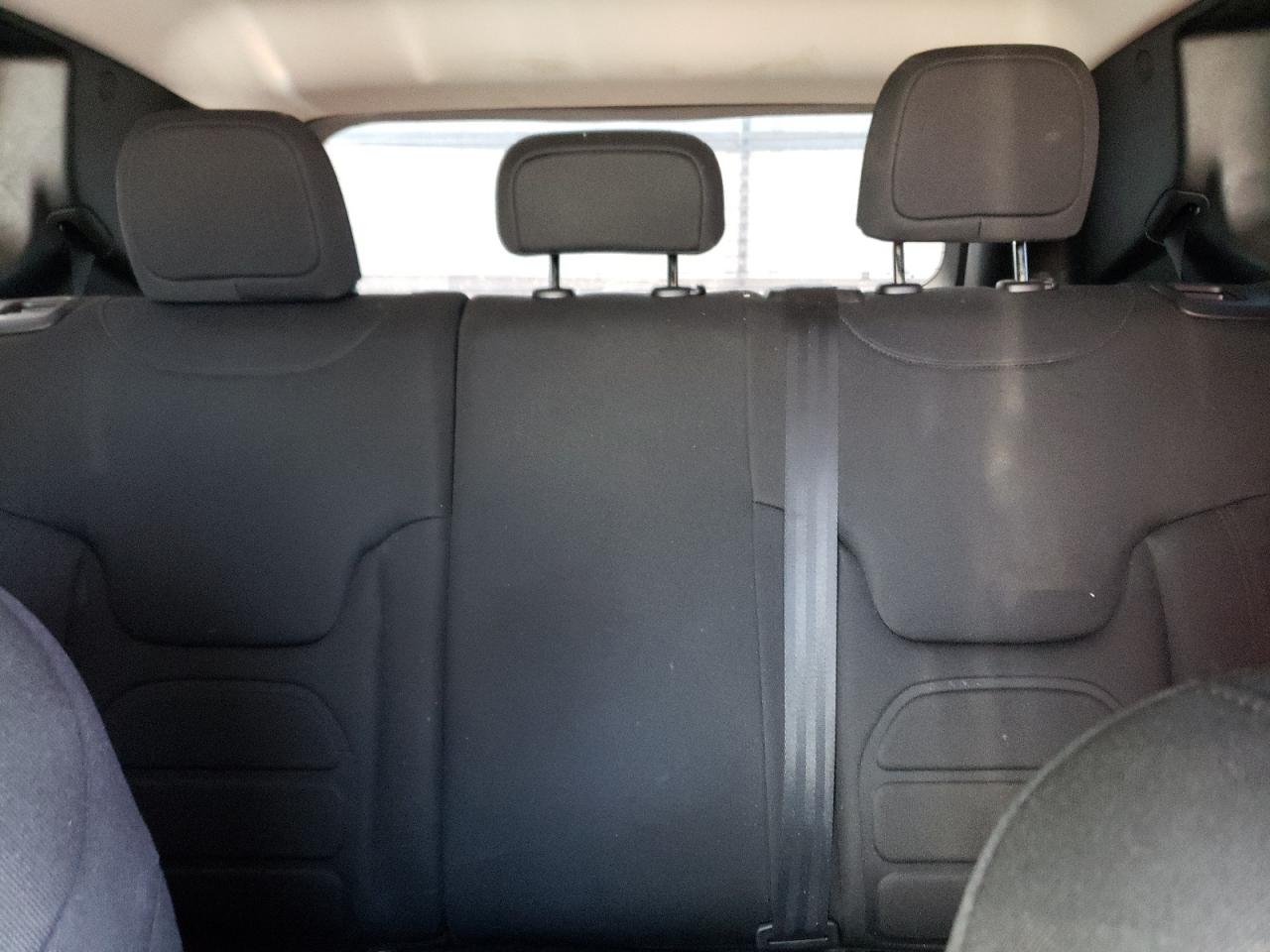 ZACCJBBB5JPJ44947 2018 Jeep Renegade Latitude