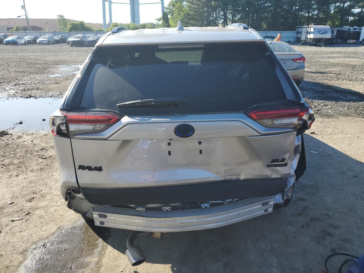 4T3RWRFV0MU033904 2021 Toyota Rav4 Xle