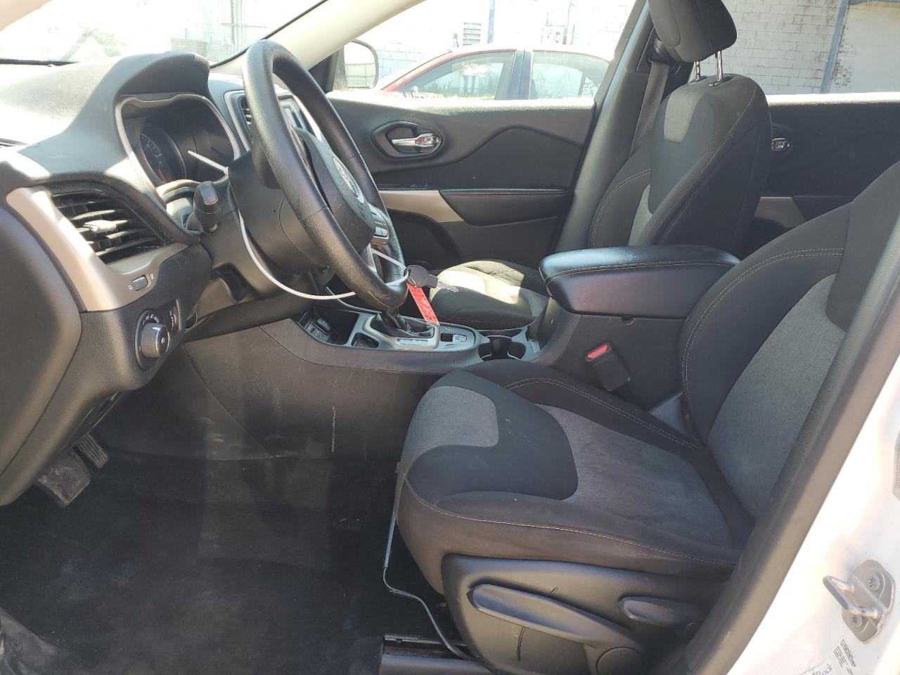 1C4PJLCB6JD503942 2018 Jeep Cherokee Latitude