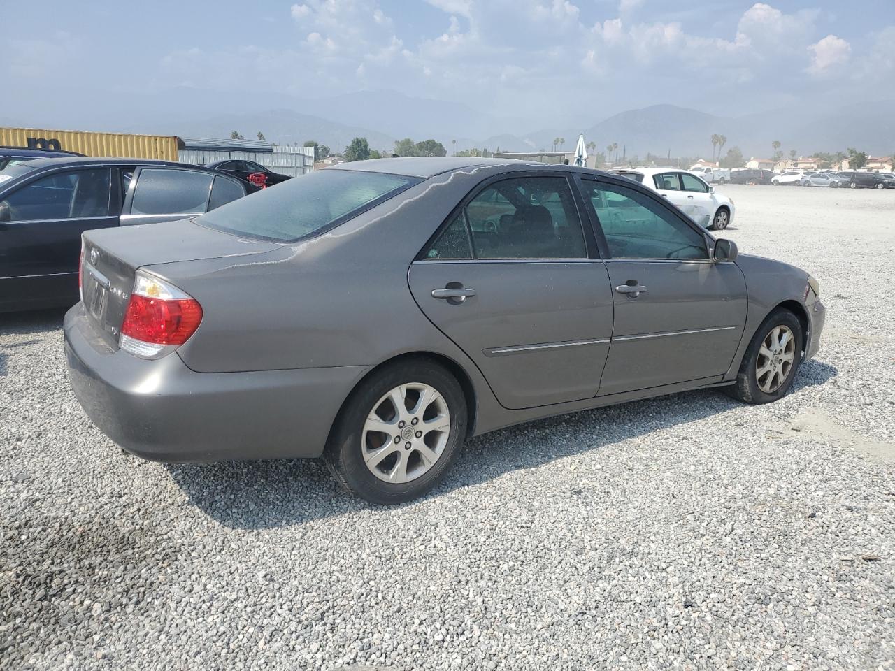 4T1BF32K45U604136 2005 Toyota Camry Le