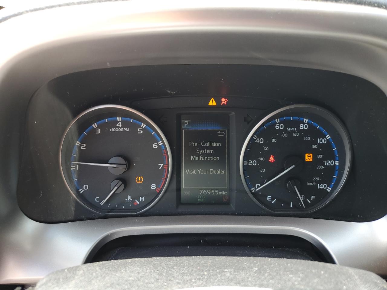 JTMRFREV1HJ132365 2017 Toyota Rav4 Xle