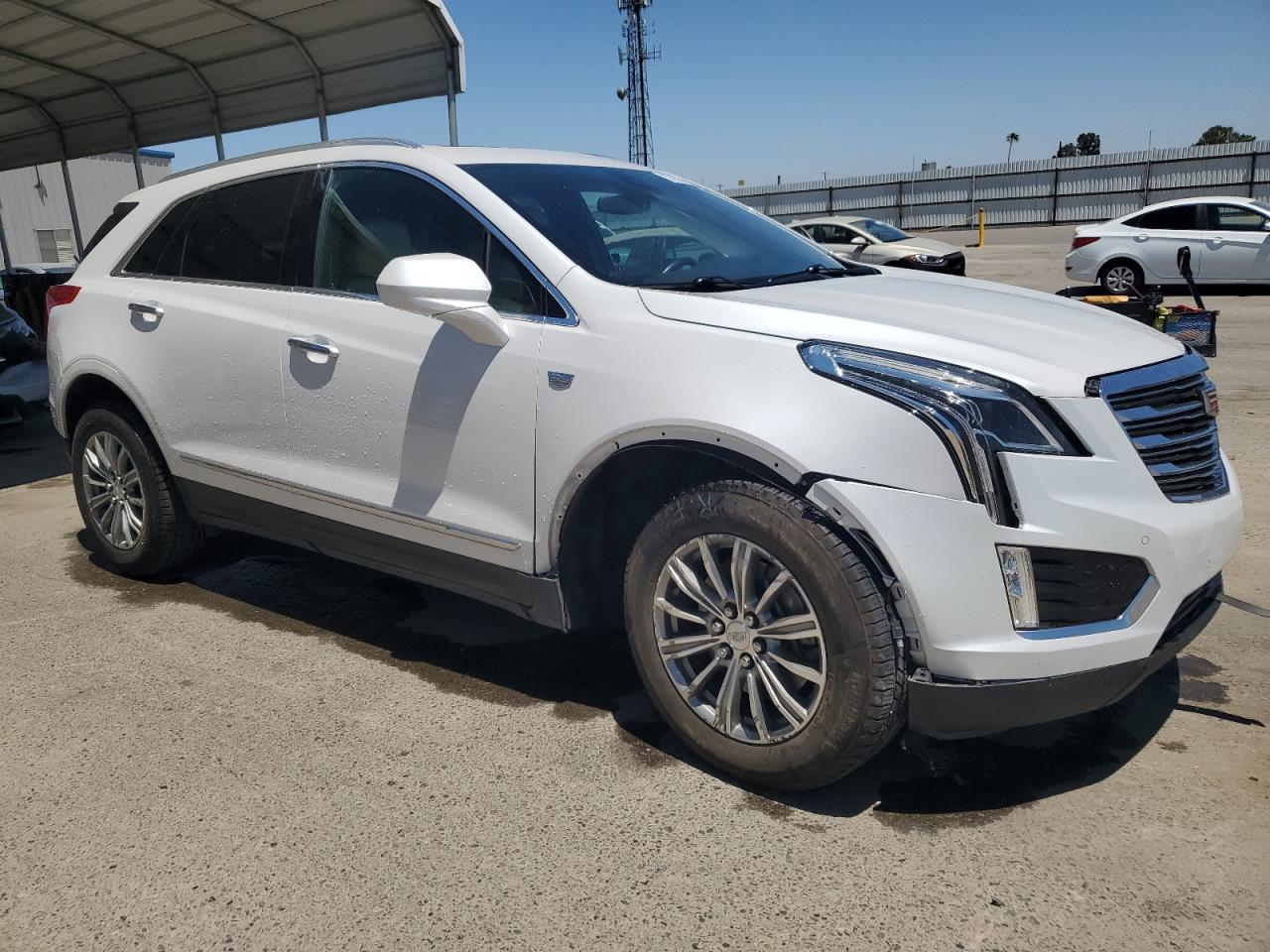 1GYKNBRSXHZ234254 2017 Cadillac Xt5 Luxury