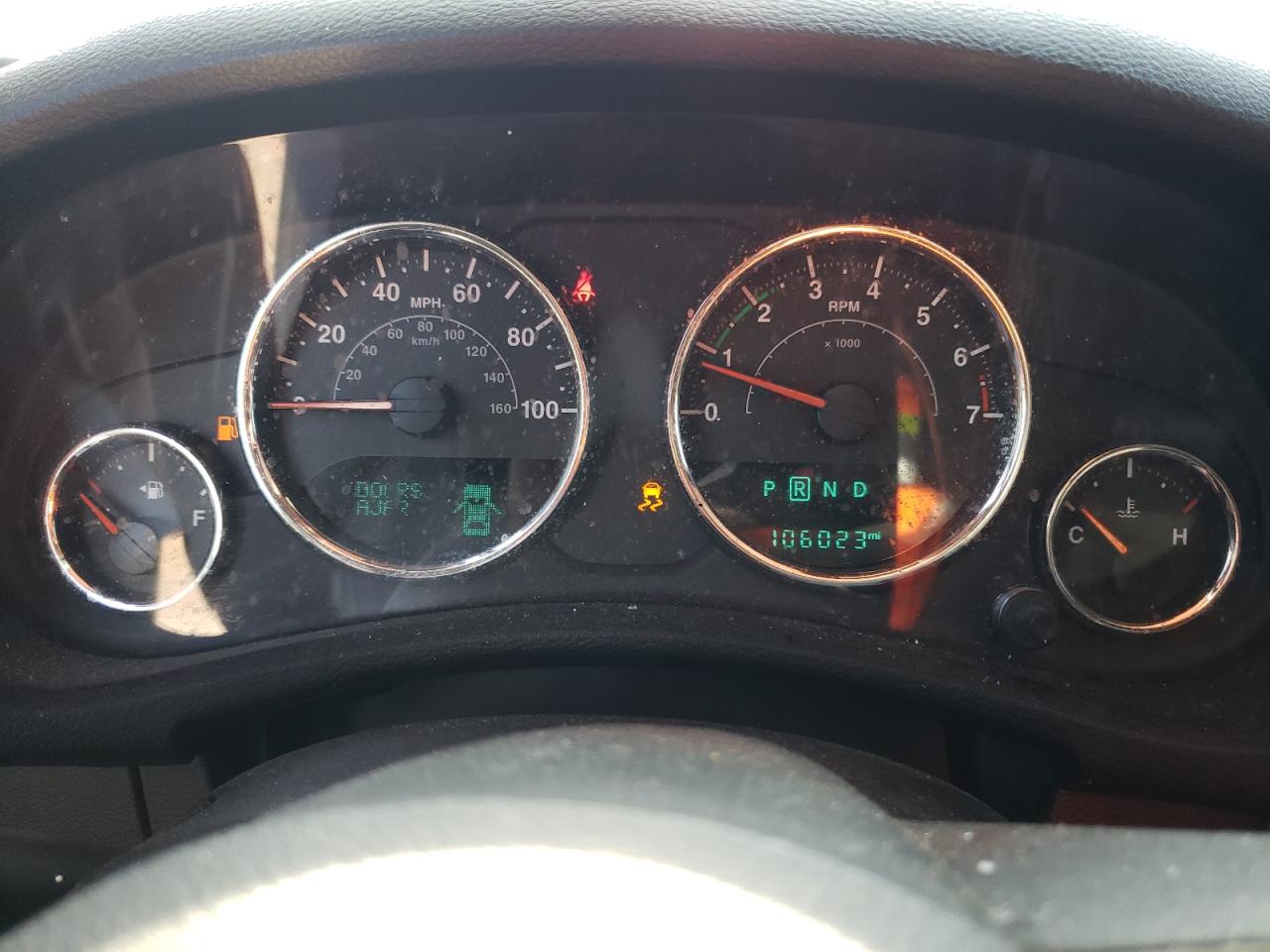 1C4BJWDG9GL190423 2016 Jeep Wrangler Unlimited Sport