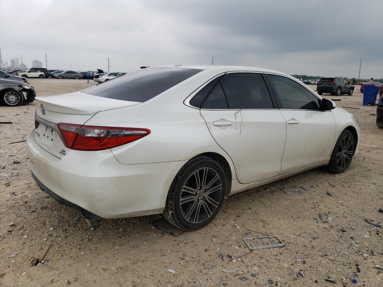 4T1BF1FK4GU502630 2016 Toyota Camry Le