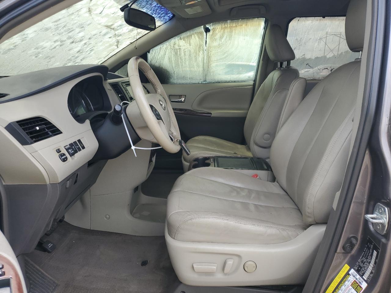 5TDYK3DC2ES515931 2014 Toyota Sienna Xle