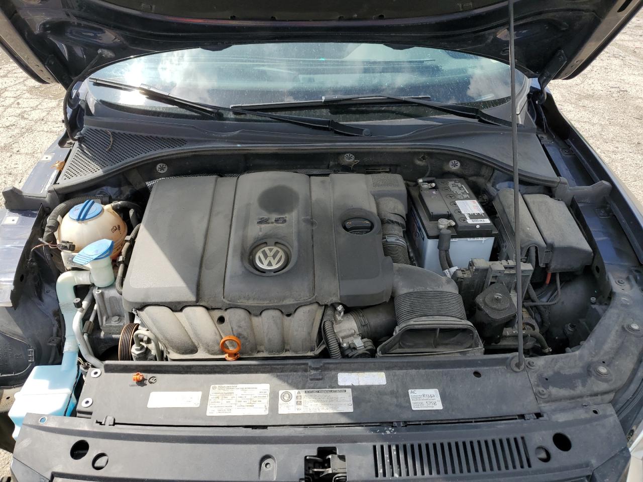 1VWAH7A33CC018961 2012 Volkswagen Passat S