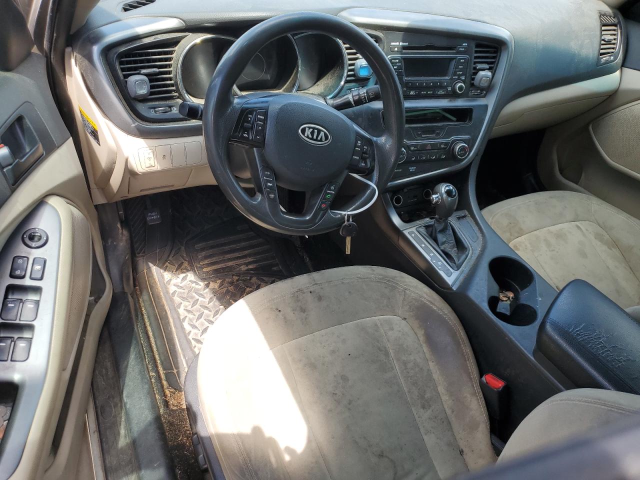 KNAGM4A70B5143085 2011 Kia Optima Lx