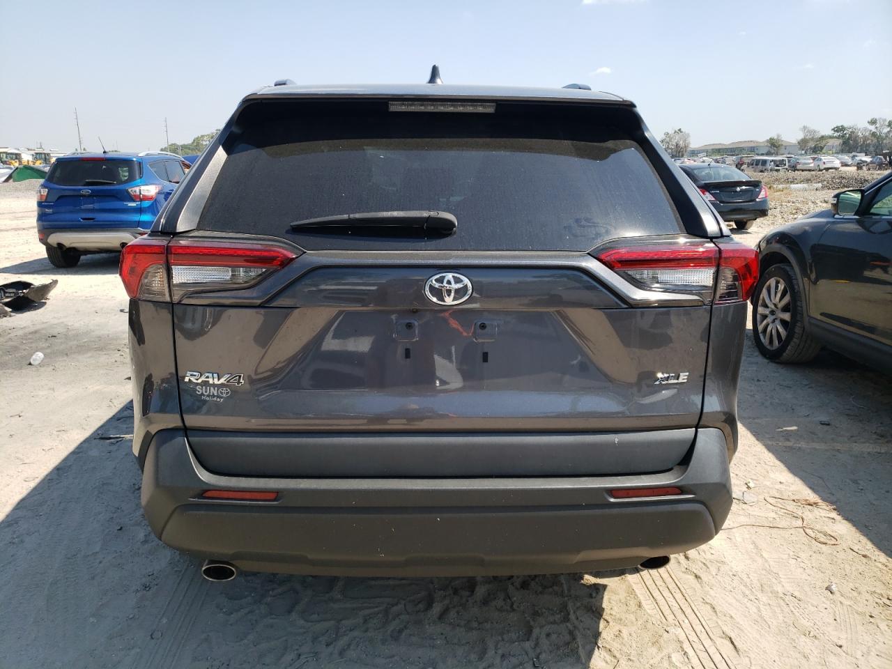 2T3C1RFV8MC166853 2021 Toyota Rav4 Xle Premium