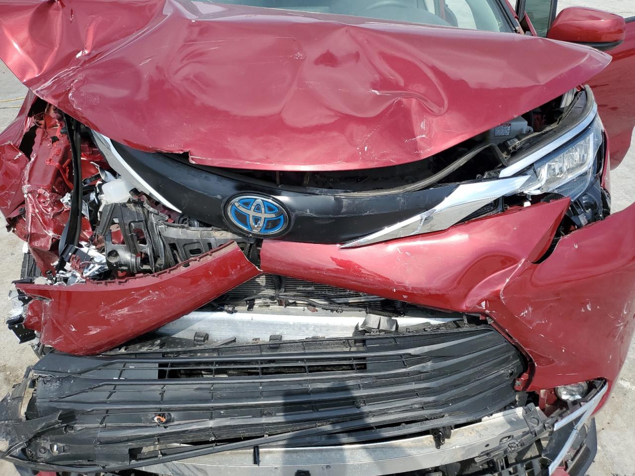 5TDYRKEC3NS132875 2022 Toyota Sienna Xle