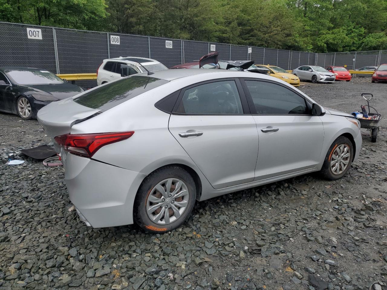 3KPC24A35JE005677 2018 Hyundai Accent Se