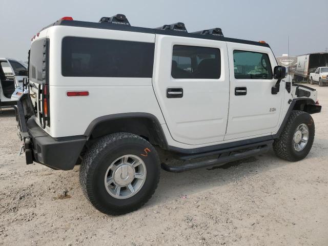 HUMMER H2 2004 white  gas 5GRGN23U44H110324 photo #4