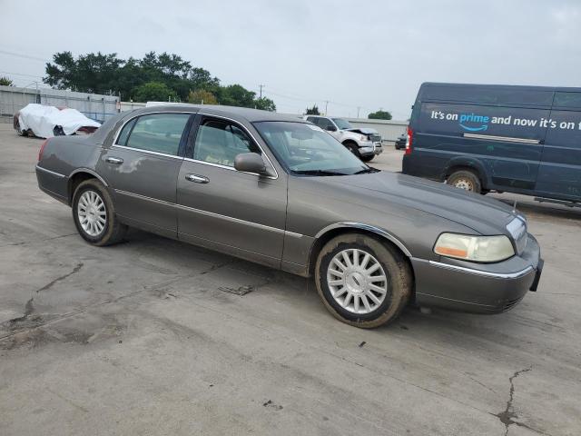 2004 Lincoln Town Car Executive VIN: 1LNHM81W74Y655669 Lot: 53519094