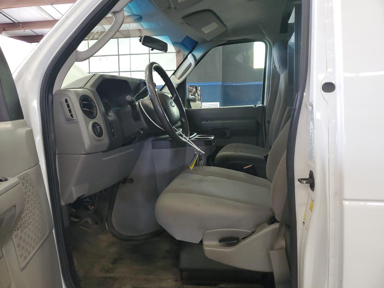 2014 Ford Econoline E250 Van vin: 1FTNE2EW2EDB03033