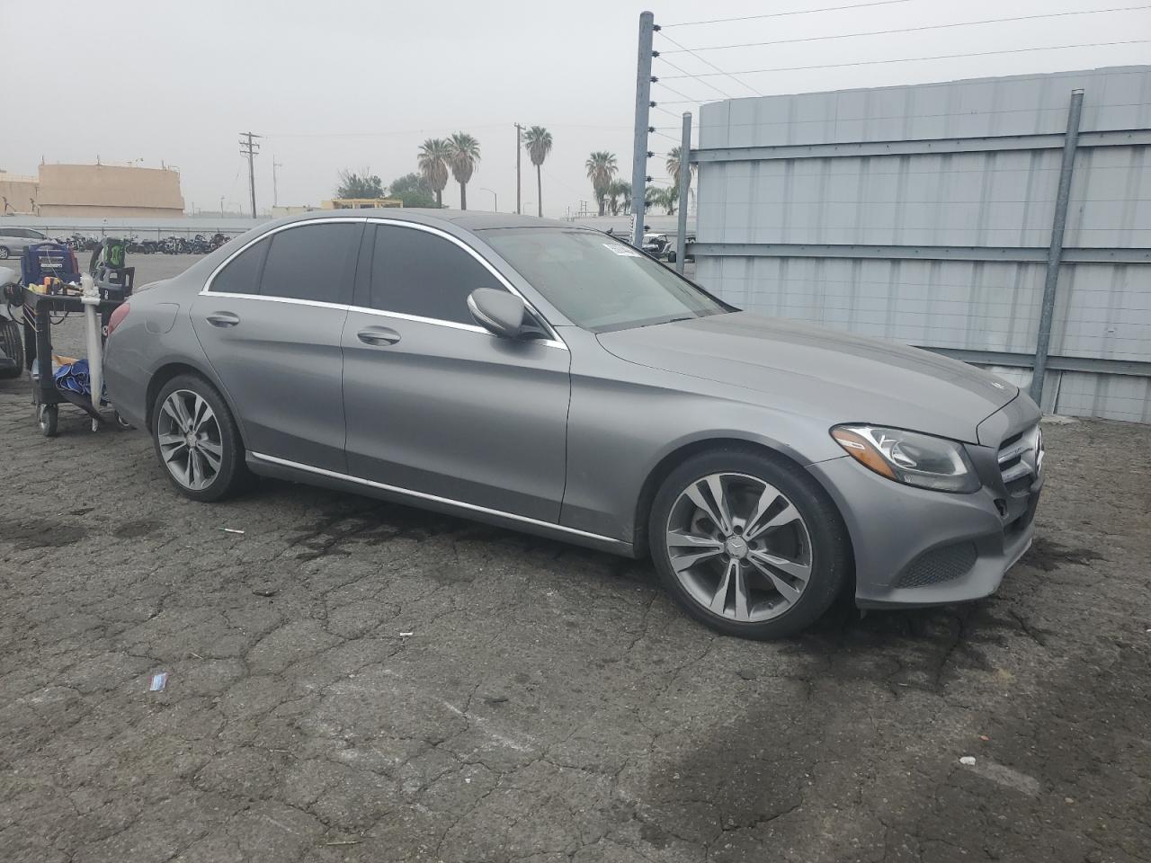 2015 Mercedes-Benz C 300 vin: 55SWF4JB1FU072995