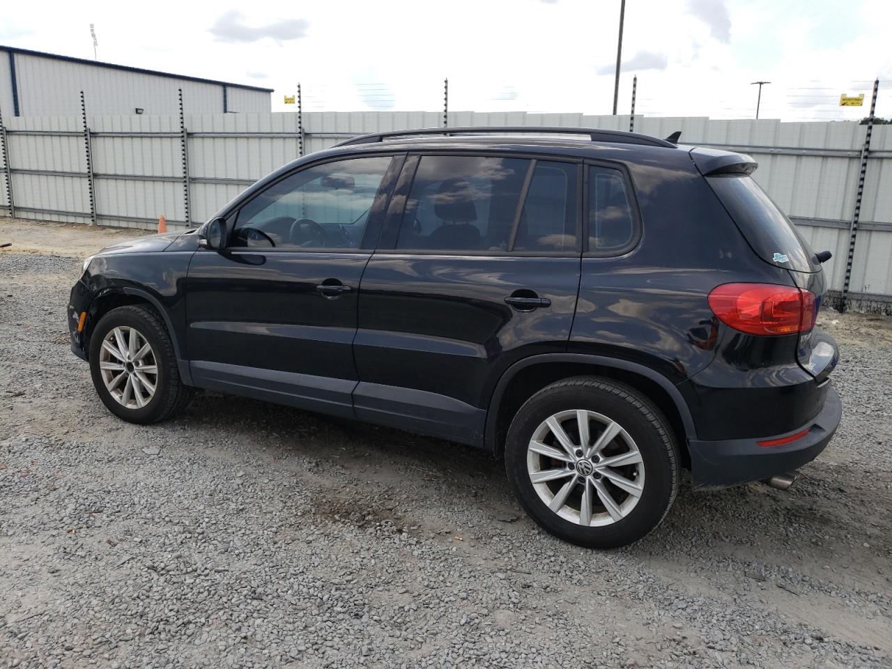 WVGAV7AX8HK043281 2017 Volkswagen Tiguan S