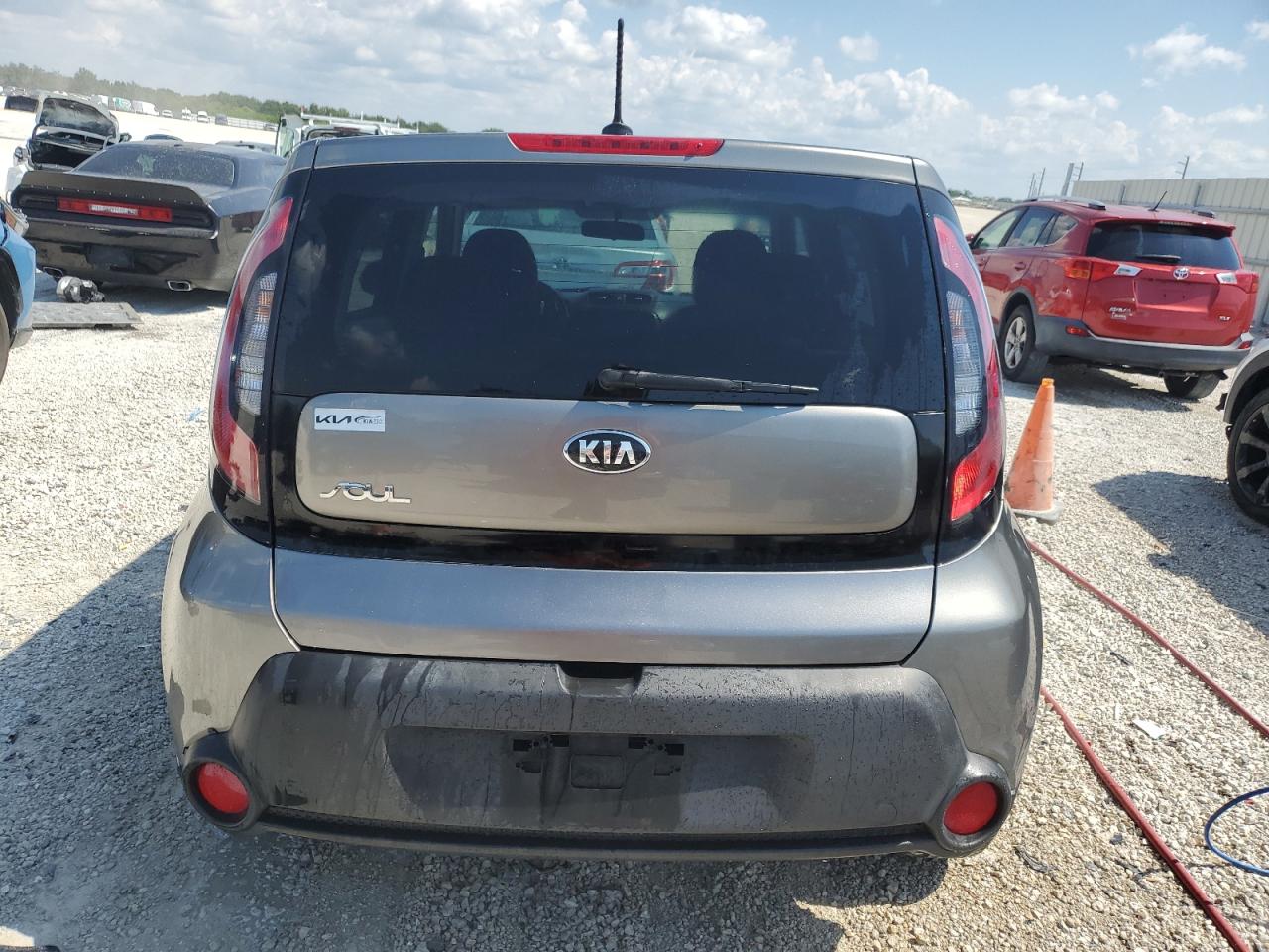 KNDJN2A24G7371195 2016 Kia Soul