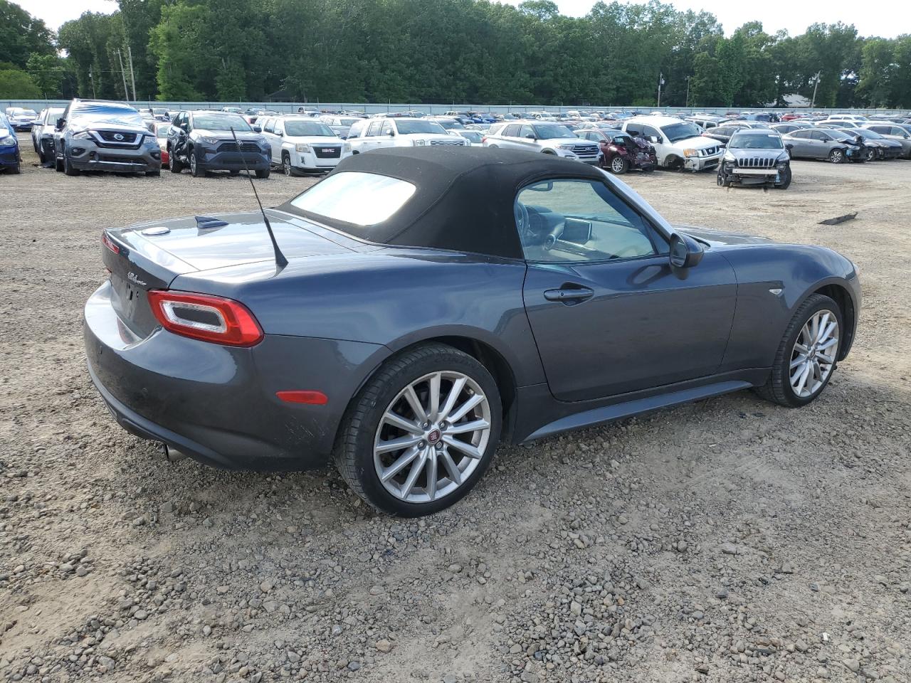 JC1NFAEK4J0137963 2018 Fiat 124 Spider Classica