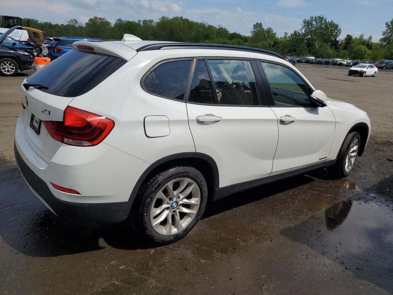 2015 BMW X1 xDrive28I vin: WBAVL1C56FVY28220