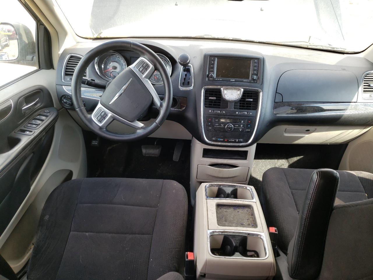 2A4RR5DGXBR656002 2011 Chrysler Town & Country Touring