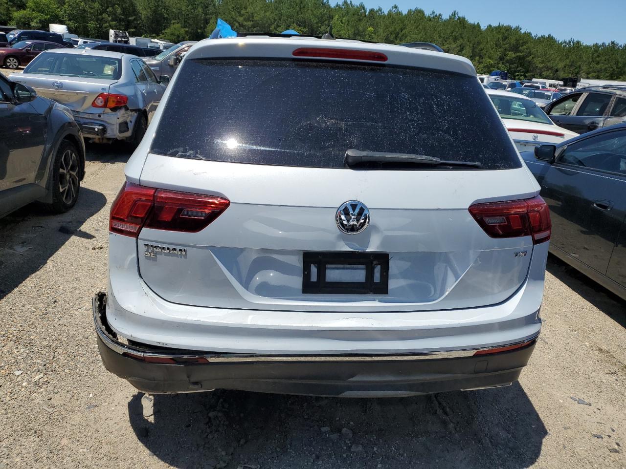 3VV3B7AXXJM009624 2018 Volkswagen Tiguan Se