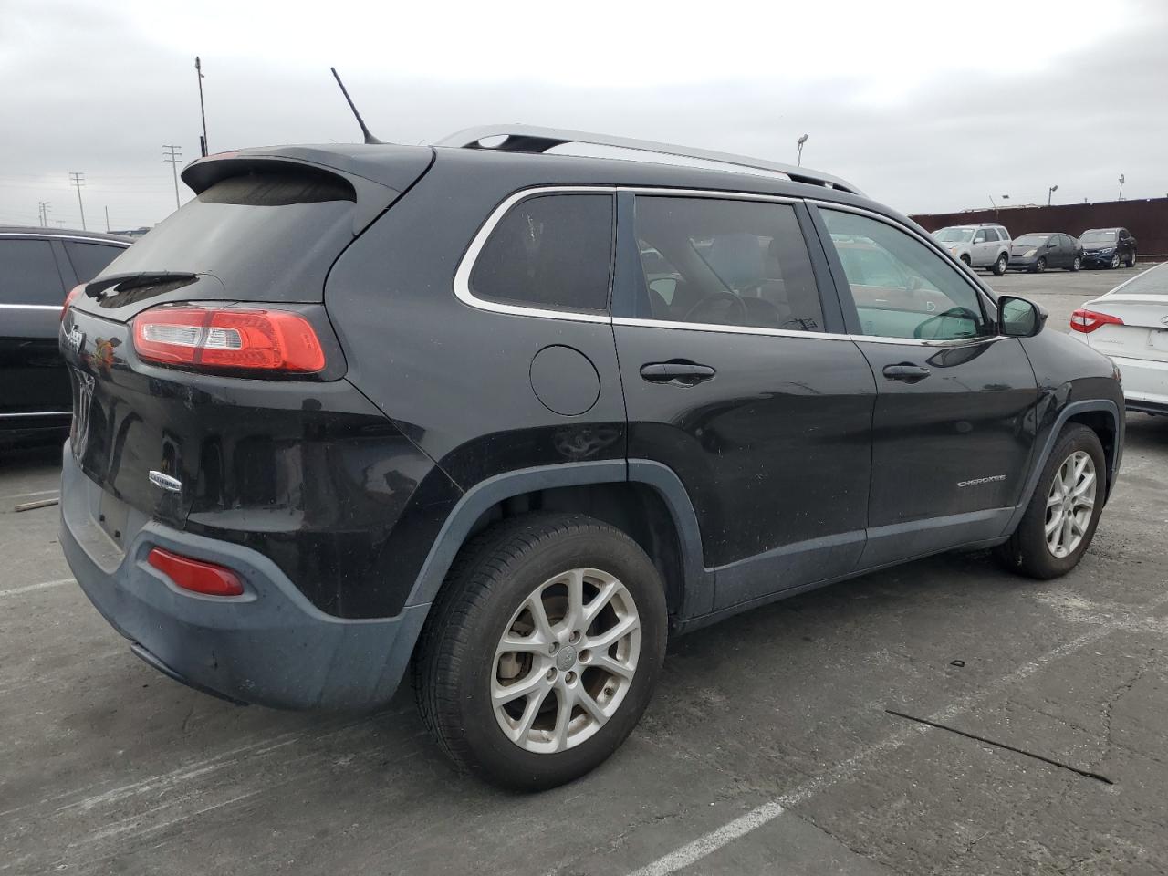 1C4PJLCB8GW167756 2016 Jeep Cherokee Latitude