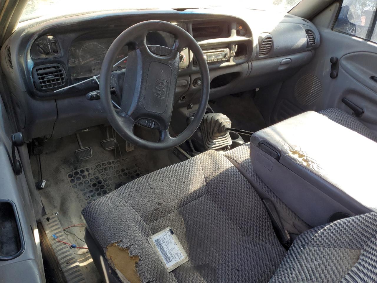 1B7HF13Y5YJ112355 2000 Dodge Ram 1500