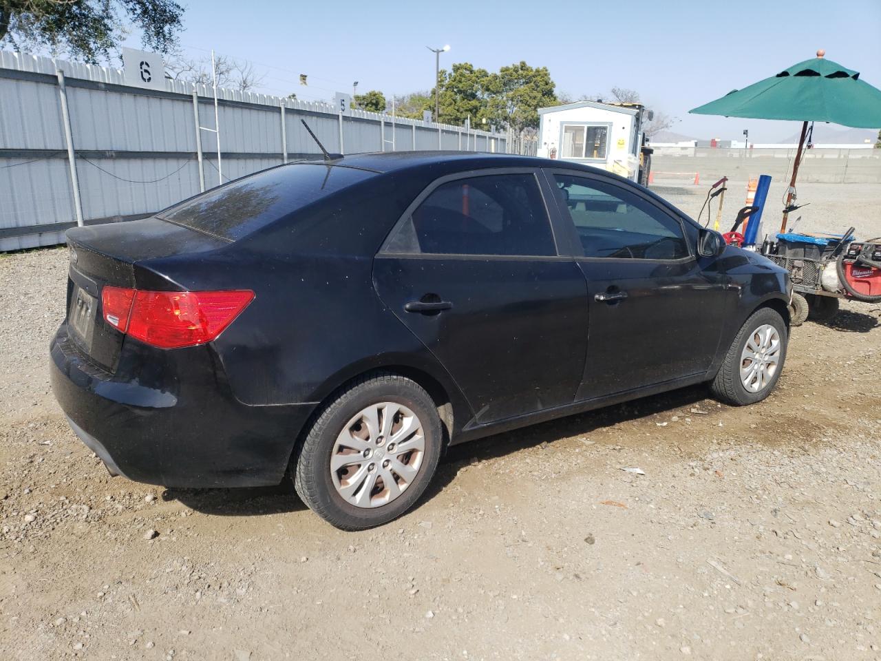 KNAFT4A28B5358099 2011 Kia Forte Lx