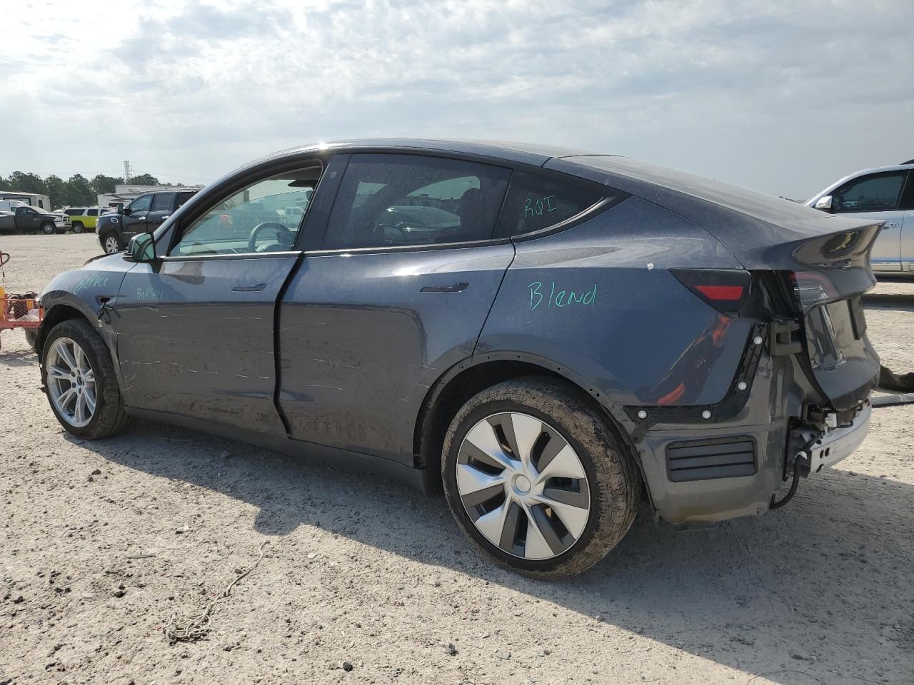 7SAYGDEE2PA038450 2023 Tesla Model Y