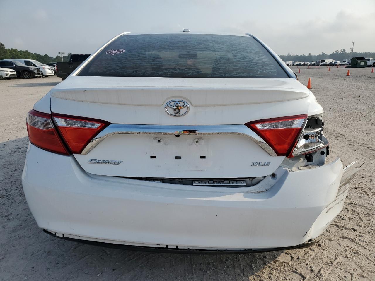 4T4BF1FK5GR525775 2016 Toyota Camry Le